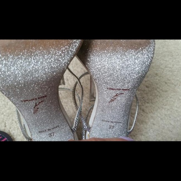 Rene caovilla silver Swarovski crystal embellished leather sanadal size 7 - Picture 4 of 6